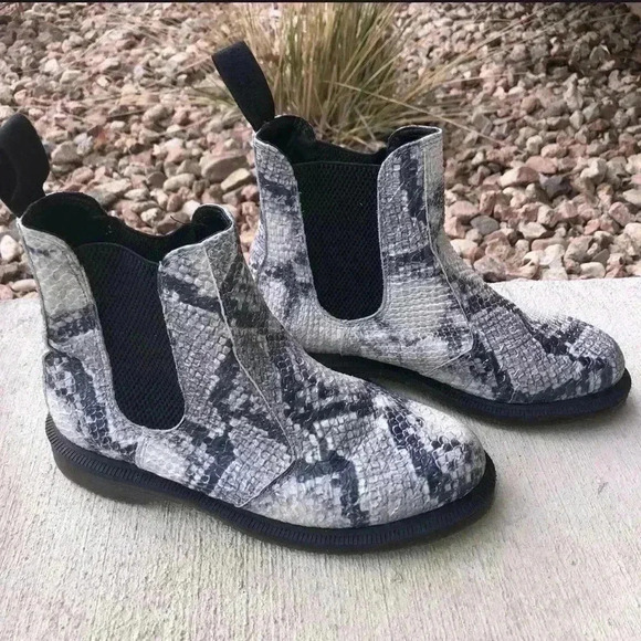 Dr Martens Women Flora Chelsea Ankle Boots Size 5 Light Gray Snake Print - Picture 2 of 12